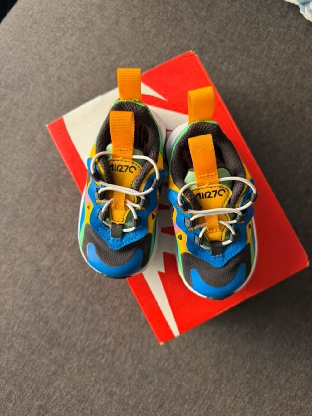 Nike Air max 270 react unisex 4C